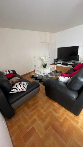 Belle Maison avec jardin RDC T3 de 70m2 Vacances ou cure thermale Rochefort